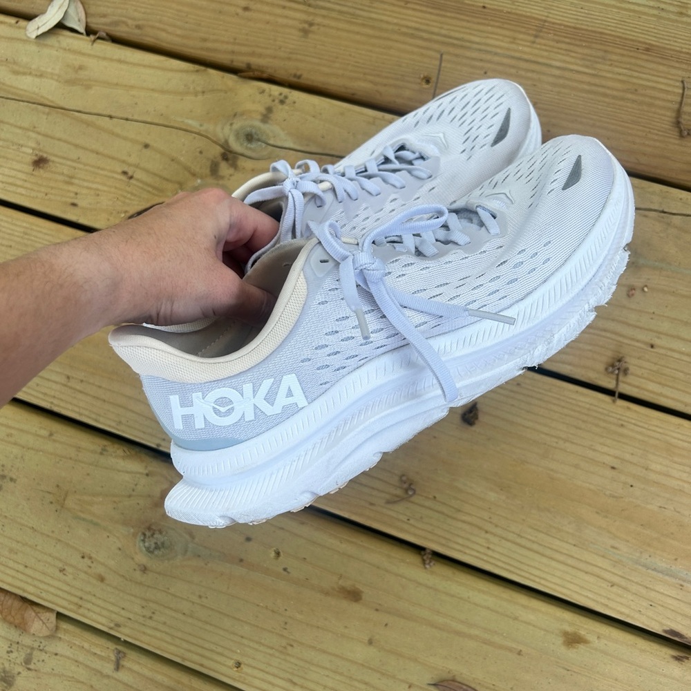 Hoka Kawana’s size 8.5 women’s